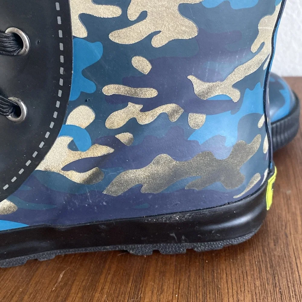 Western Chief Blue Camo waterproof Rain Boots Pull On Snow Boots, Kids 11/12